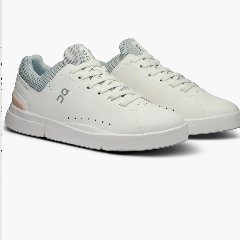 On Running The Roger Advantage Tennis Sneakers